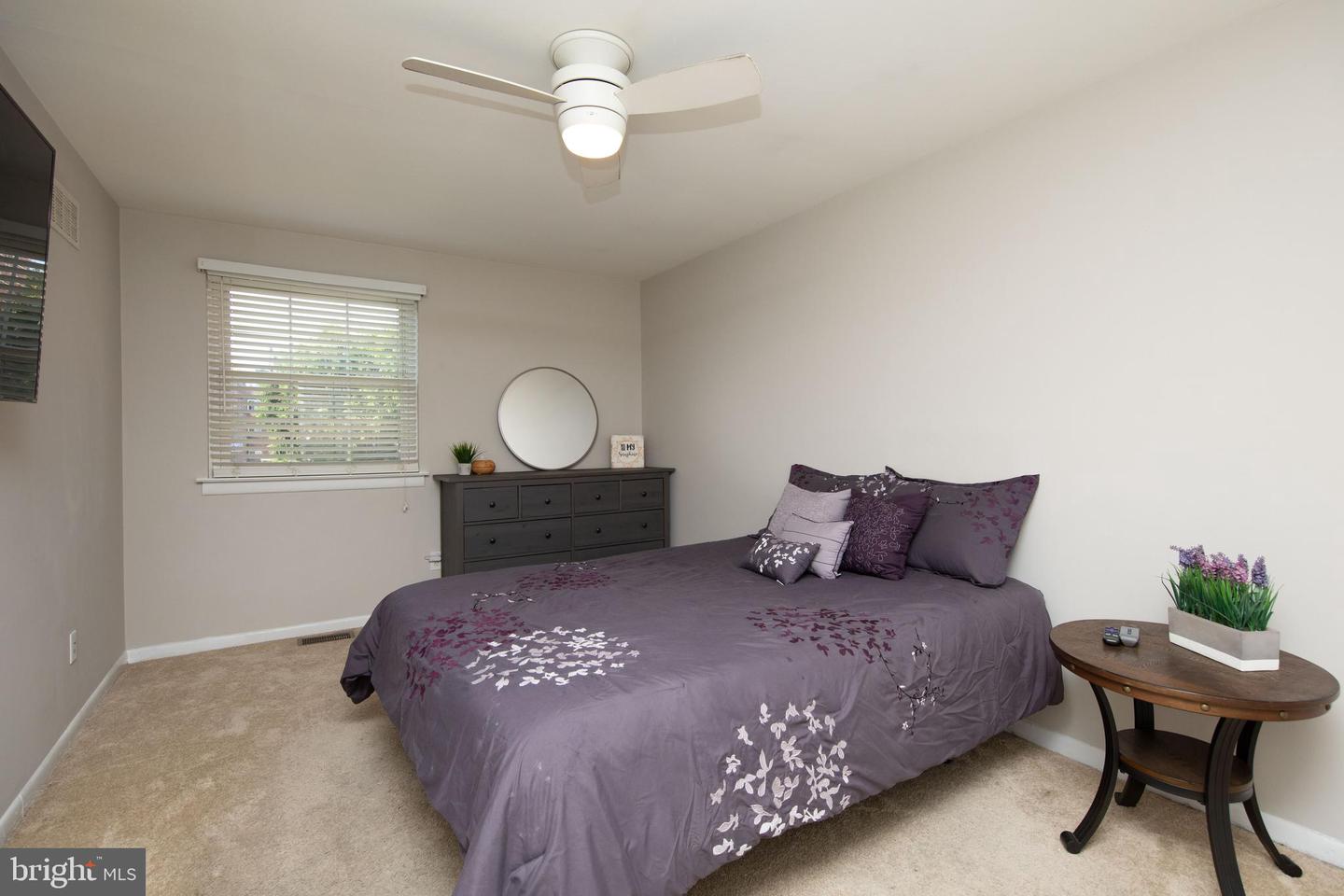 7015 Ridge Ave #18