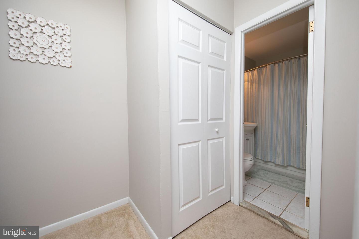 7015 Ridge Ave #18