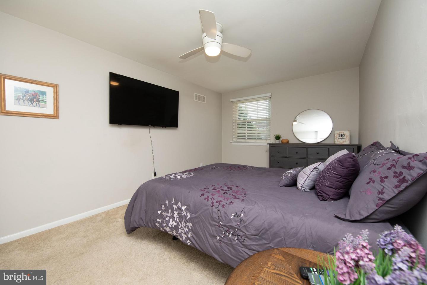 7015 Ridge Ave #18