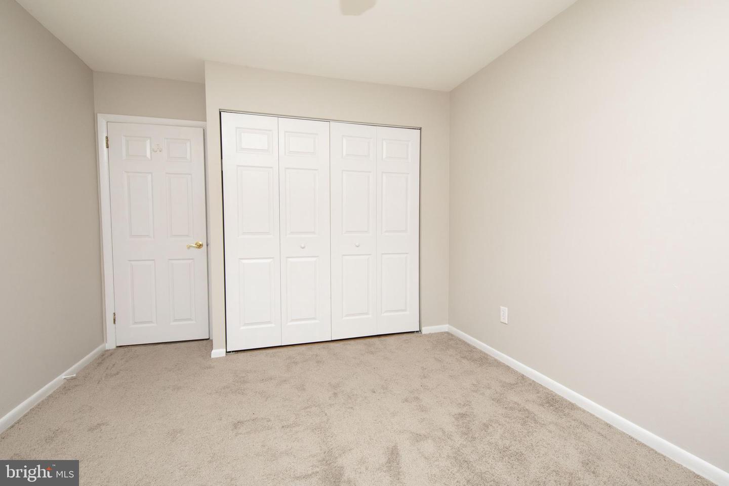 7015 Ridge Ave #18