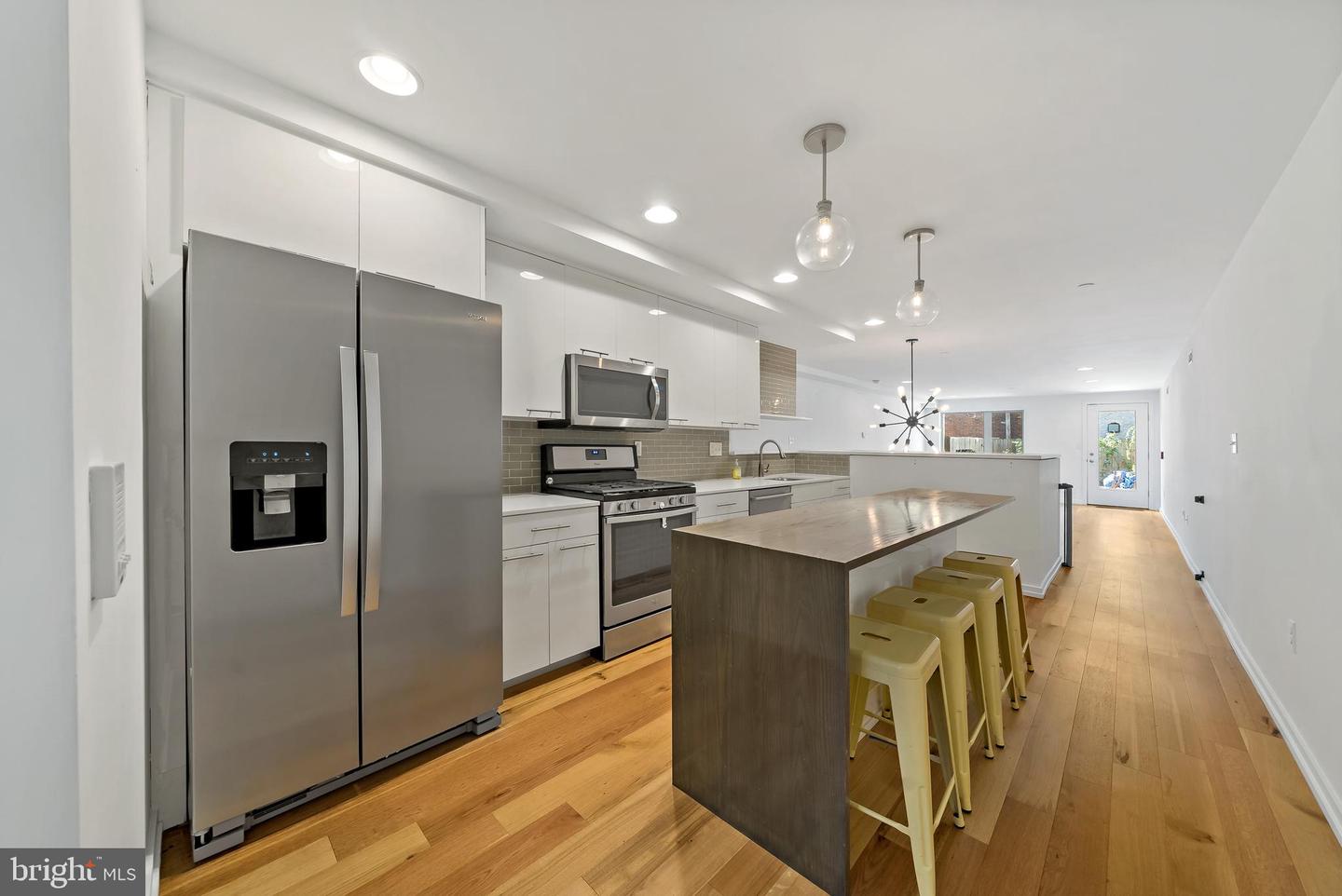 2538 W Girard Ave #A