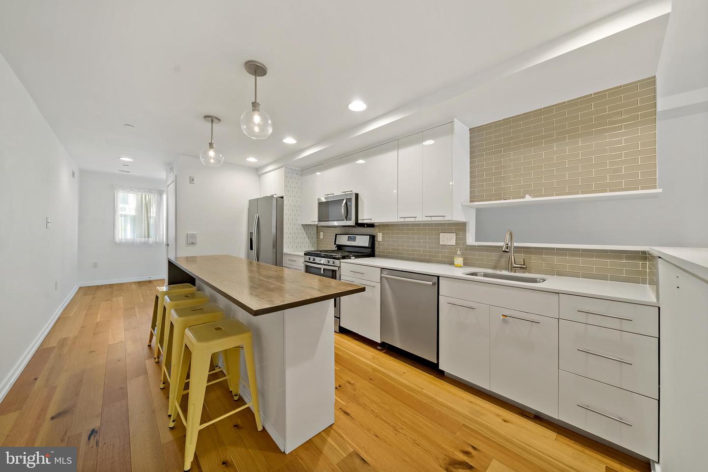 2538 W Girard Ave #A