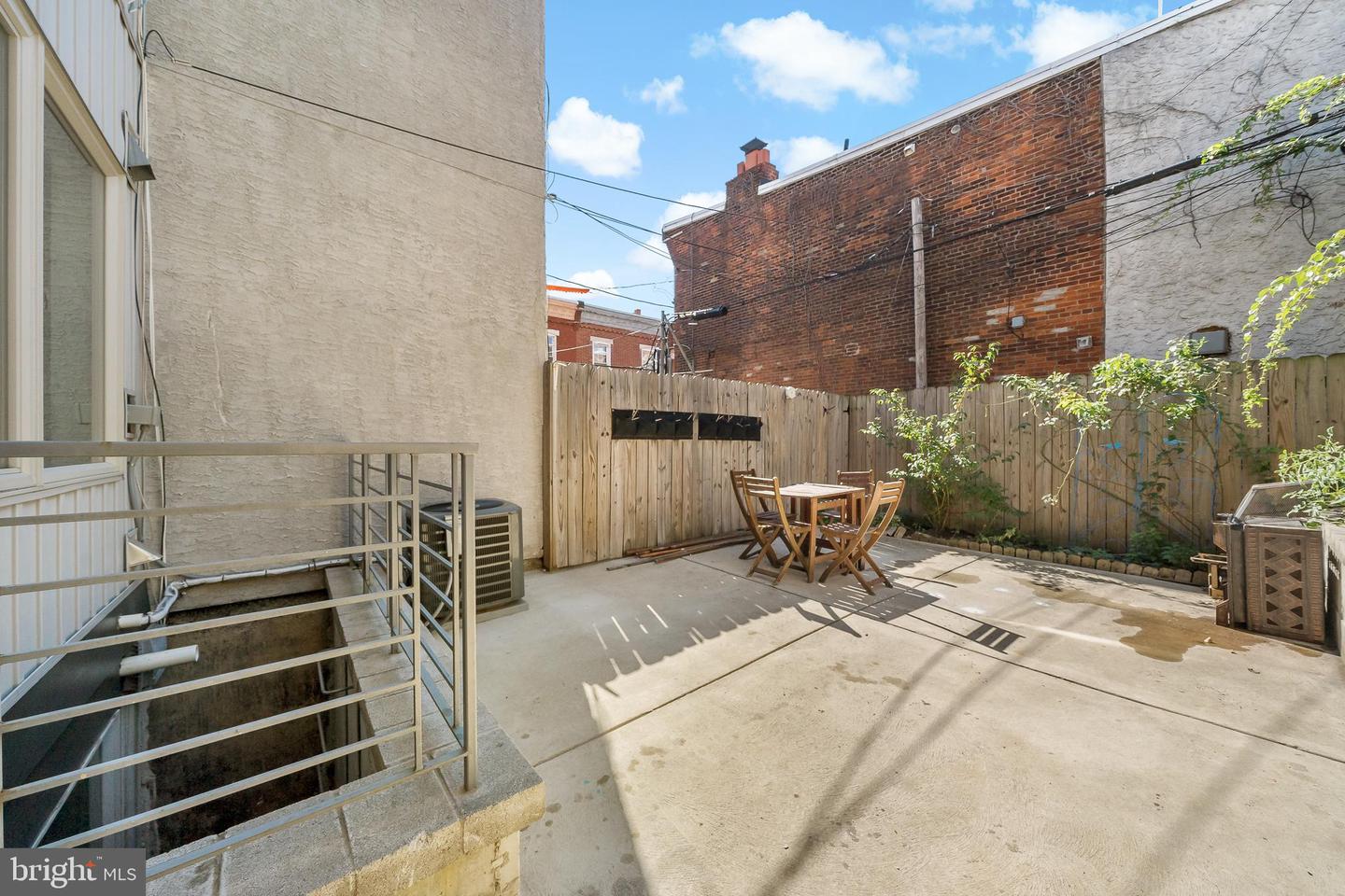2538 W Girard Ave #A
