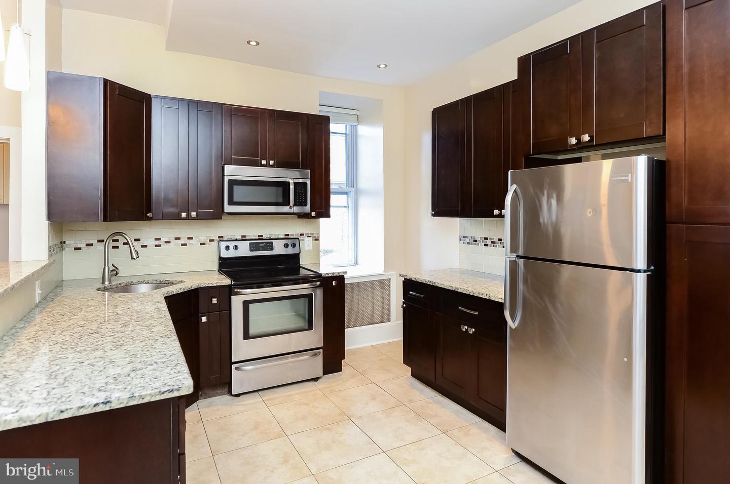 900 Asbury Ter