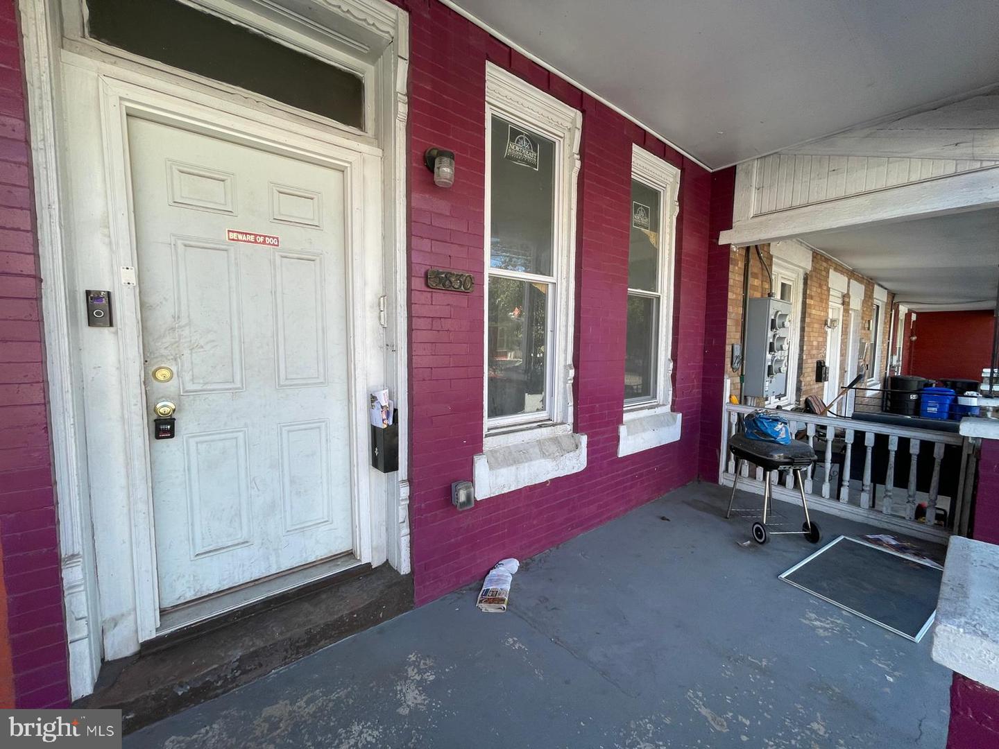5830 Arch St