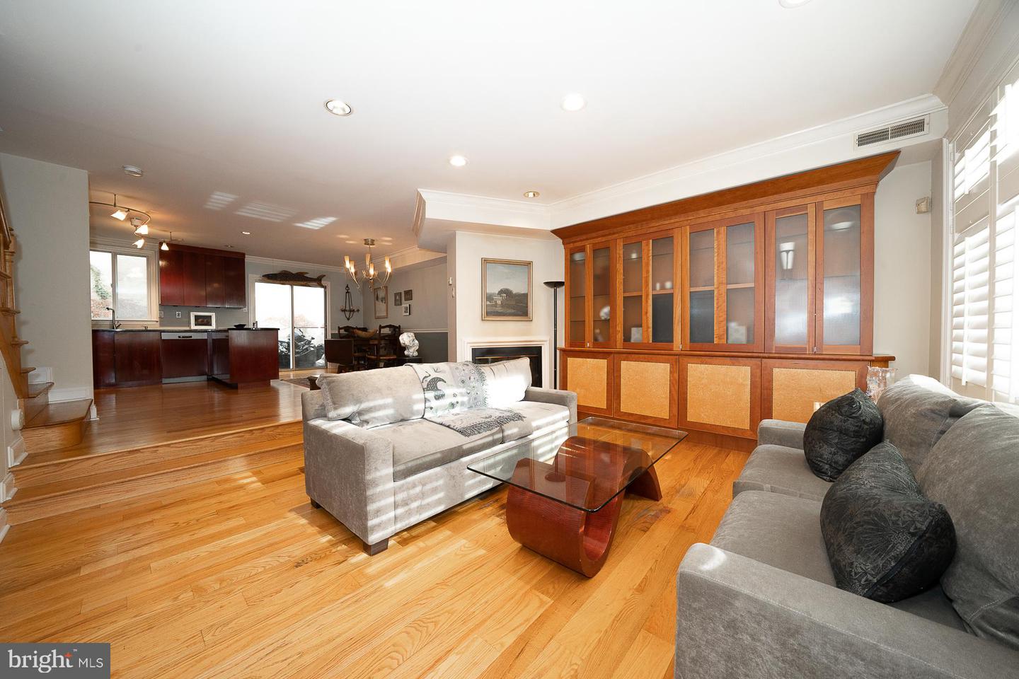 212-24 S 24th St #2405