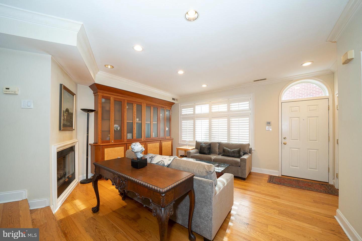 212-24 S 24th St #2405