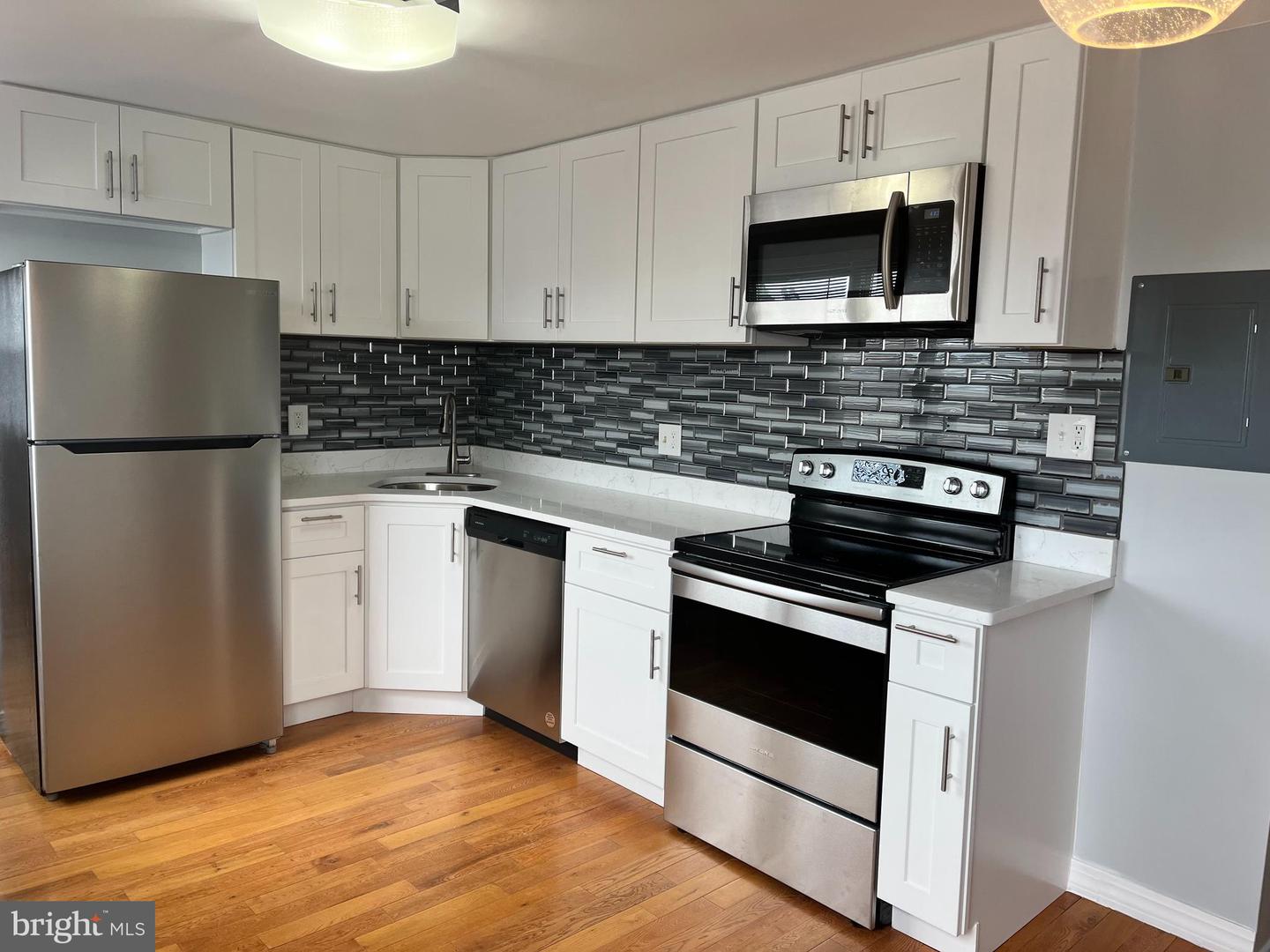 6452 Palmetto St #3