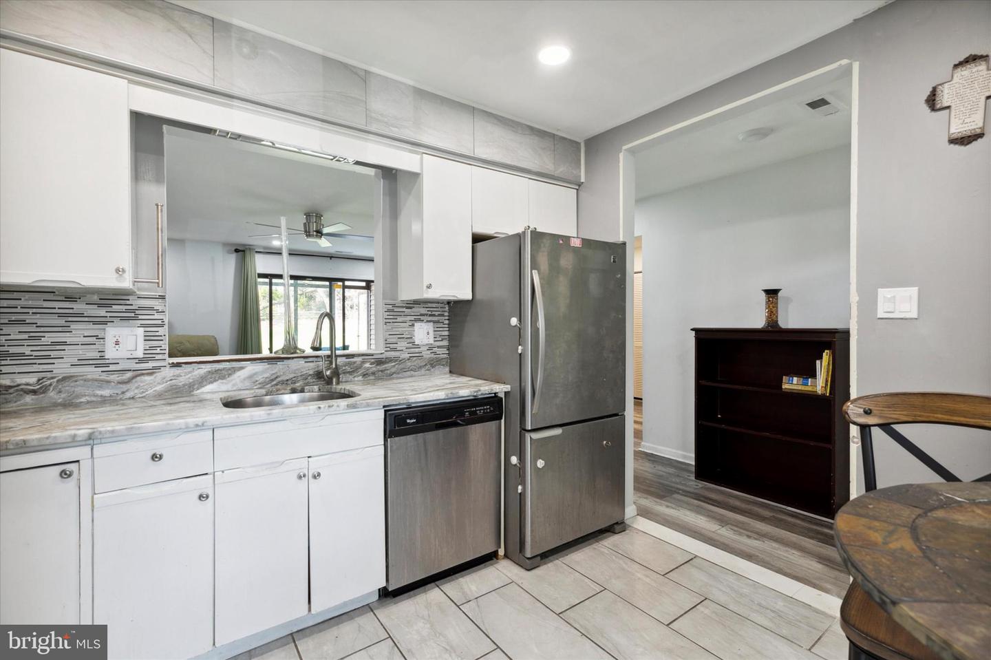 9125 Ayrdale Cres #34b