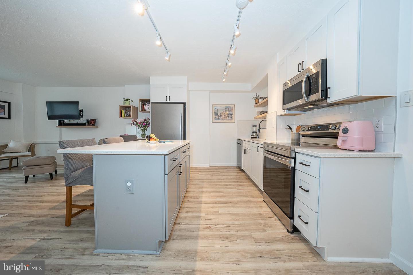 118 S 21st St #510