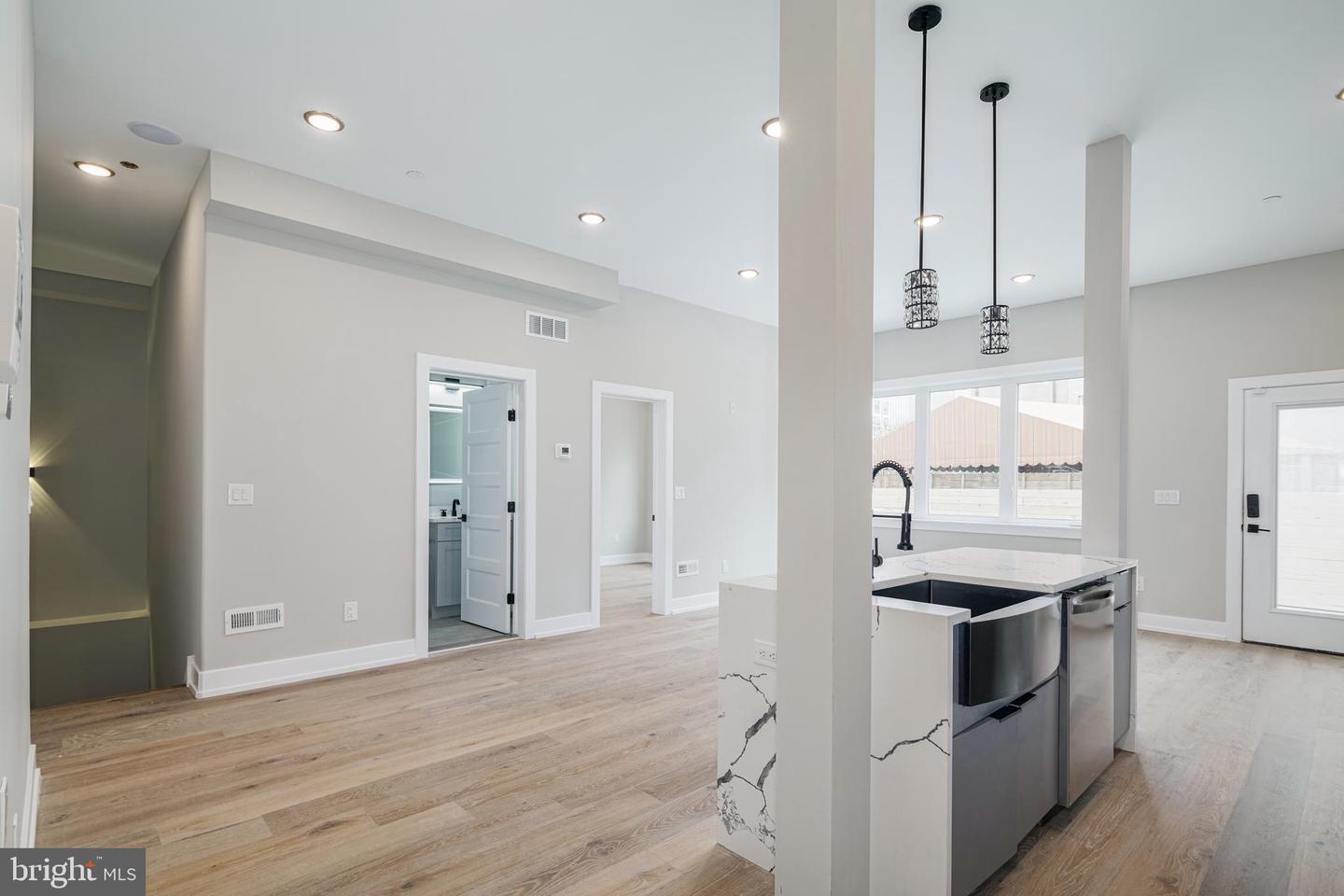1645 Germantown Ave #1