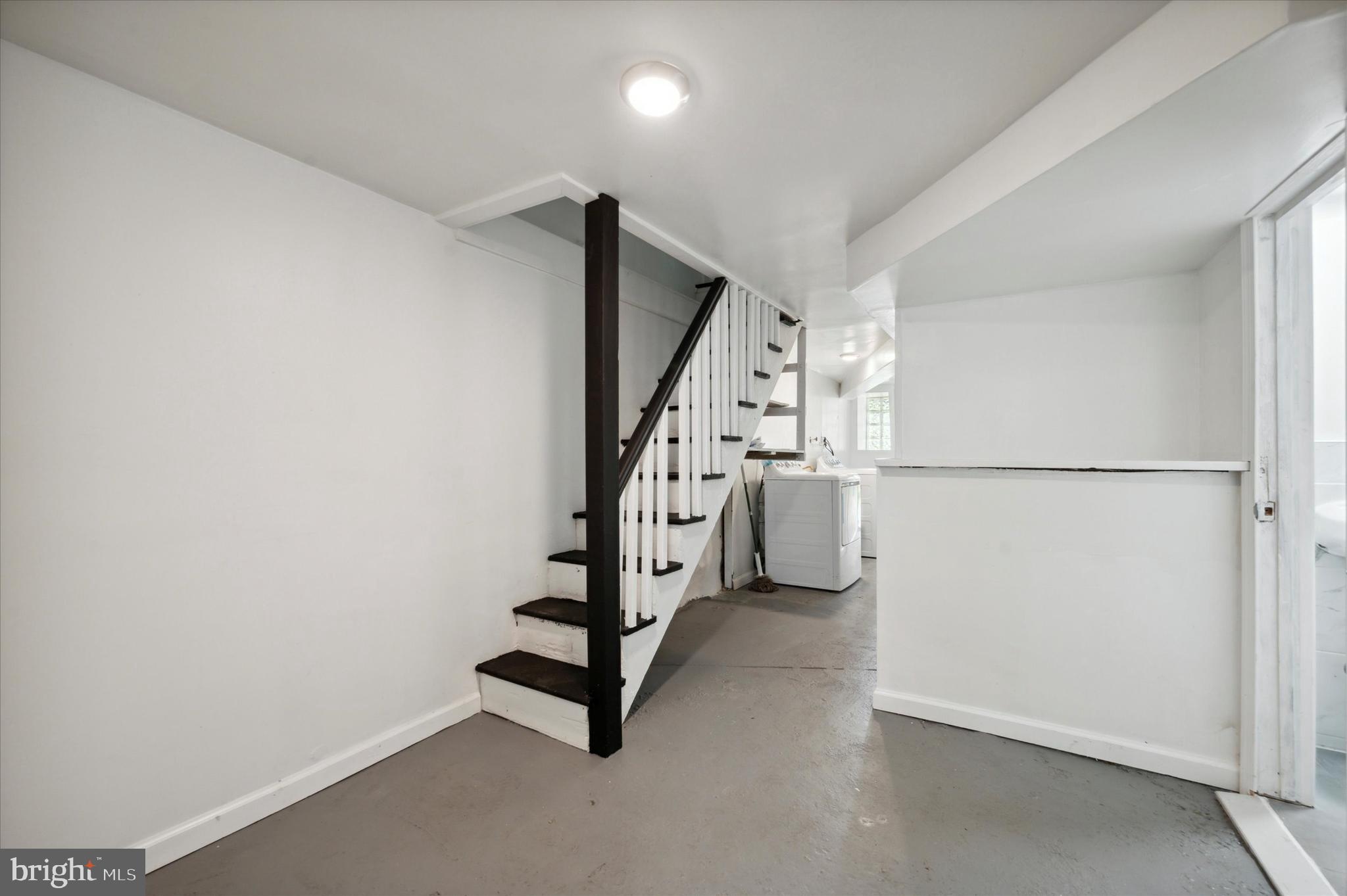 5656 Elmwood Ave