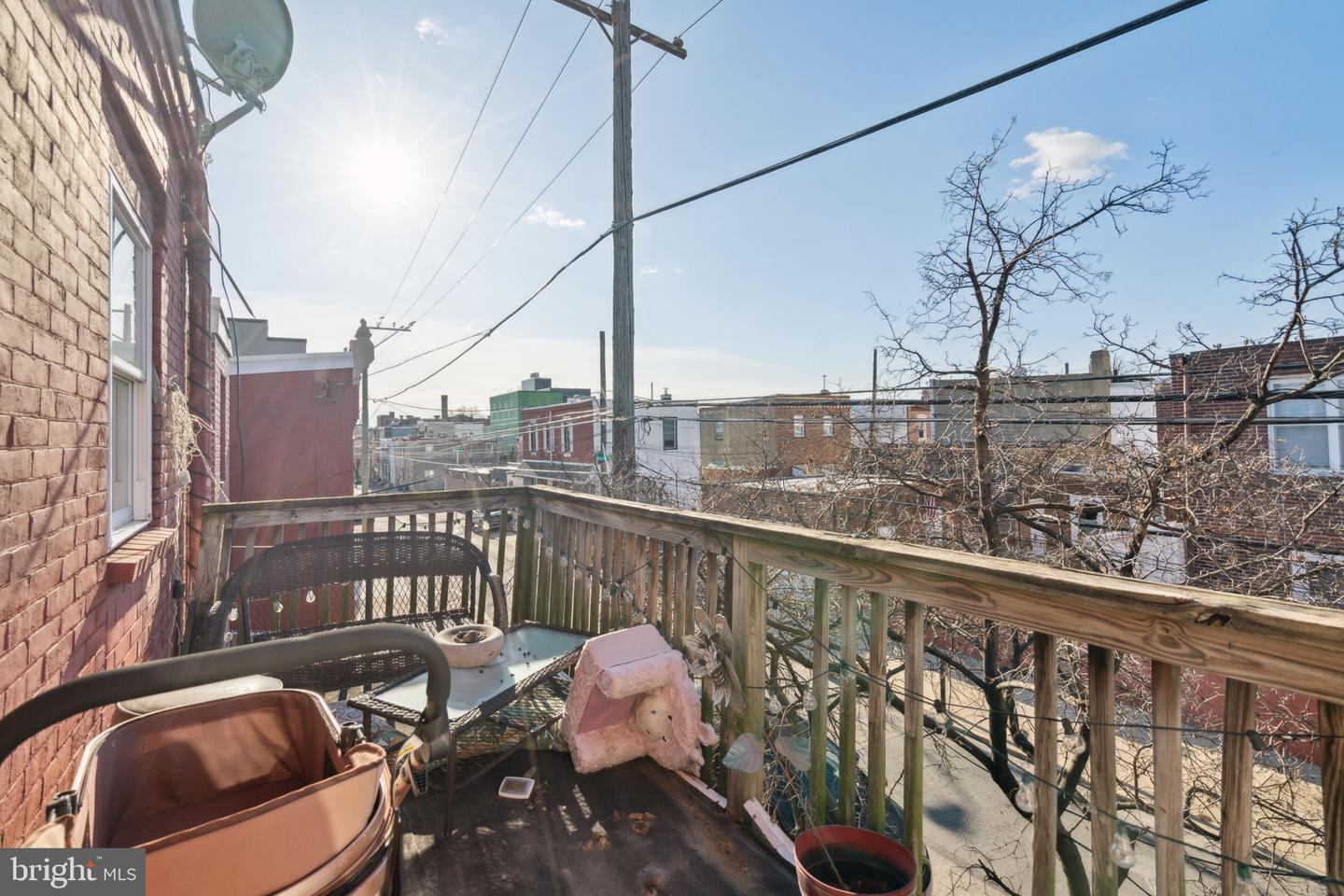 2724 E Ann St