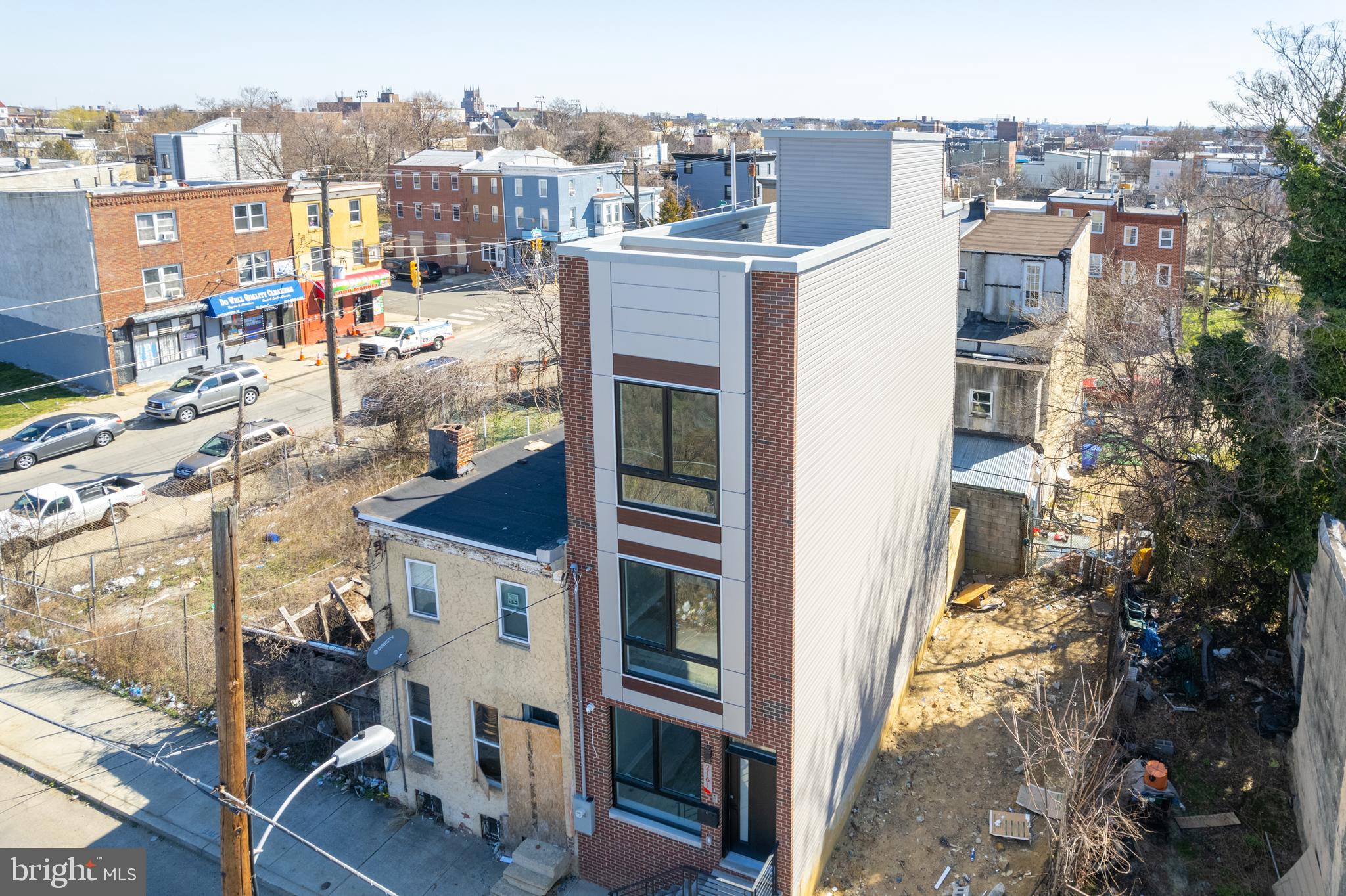 2161 N Reese St