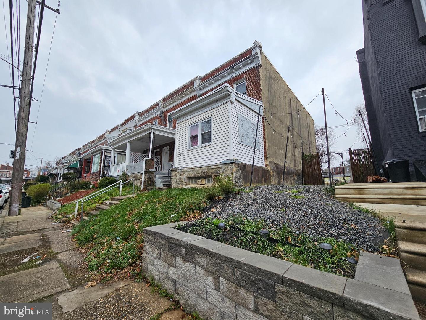 931 Church Ln