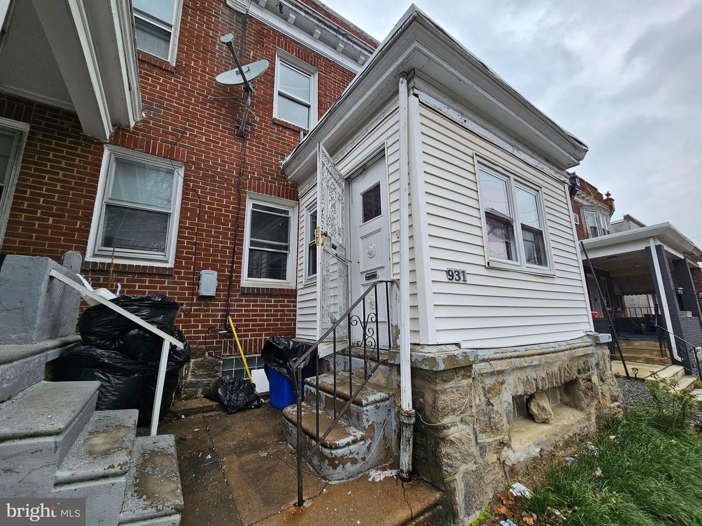 931 Church Ln