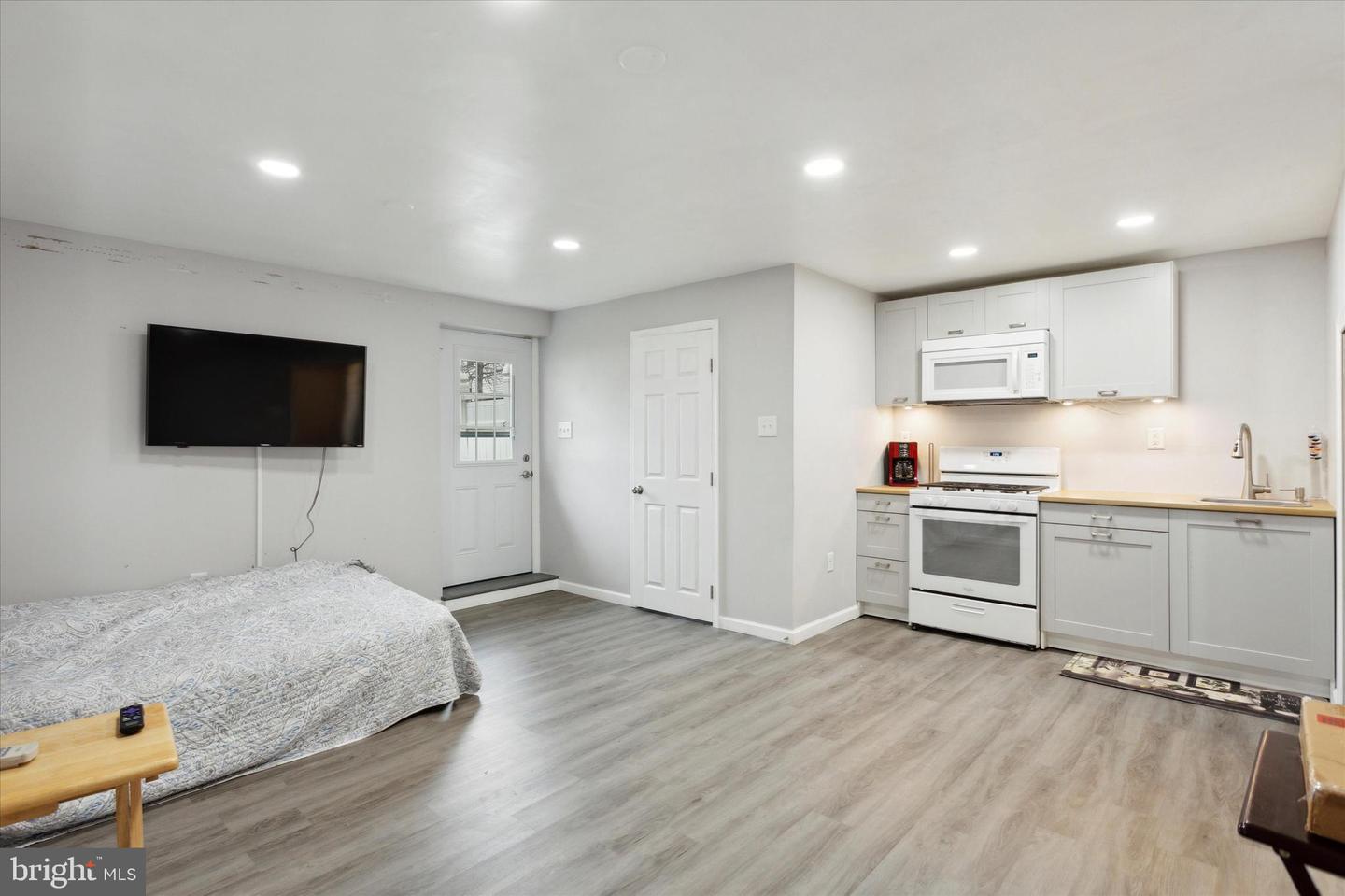 13027 Blakeslee Ct