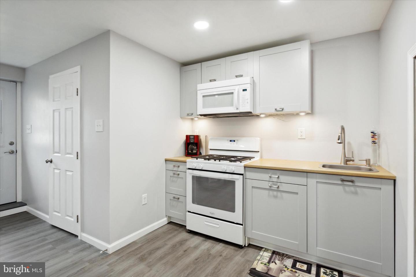 13027 Blakeslee Ct