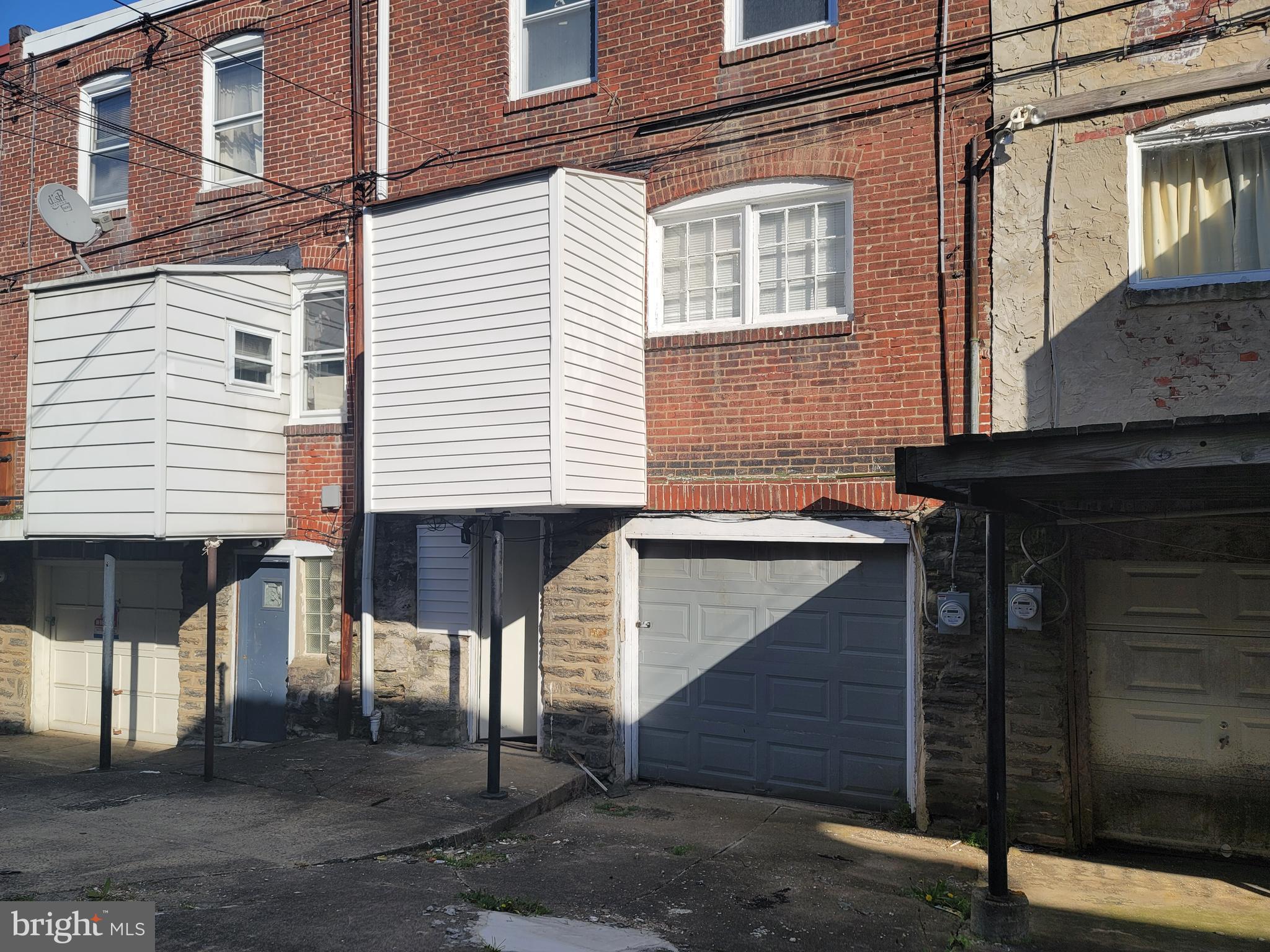 1105 E Stafford St