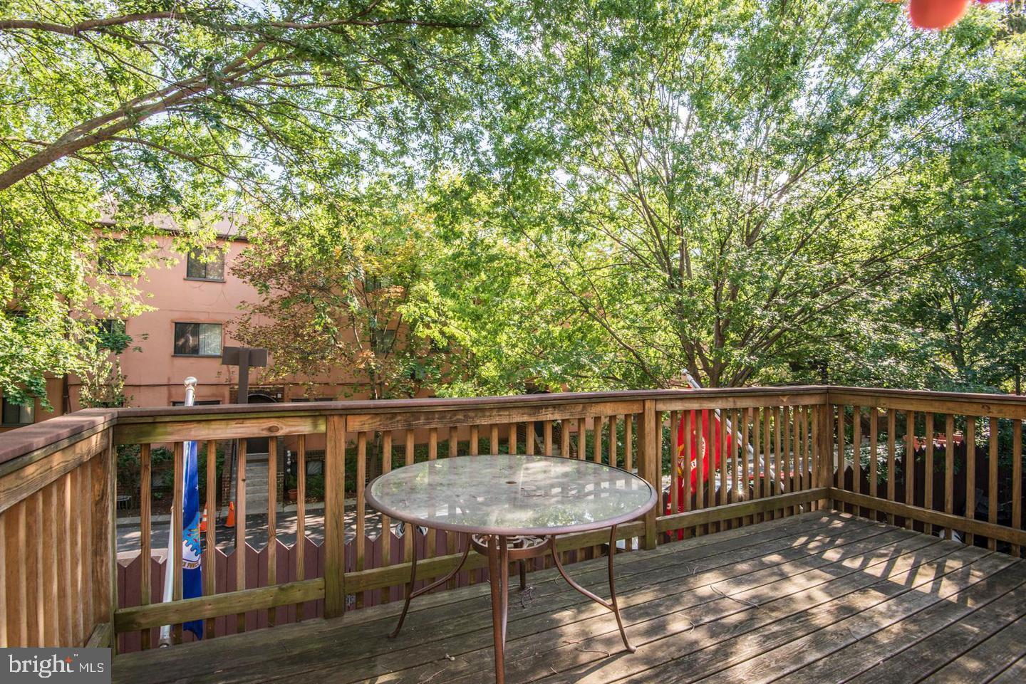 1112 Rodman St