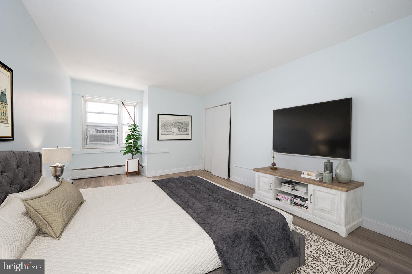 118 S 21st St #1022