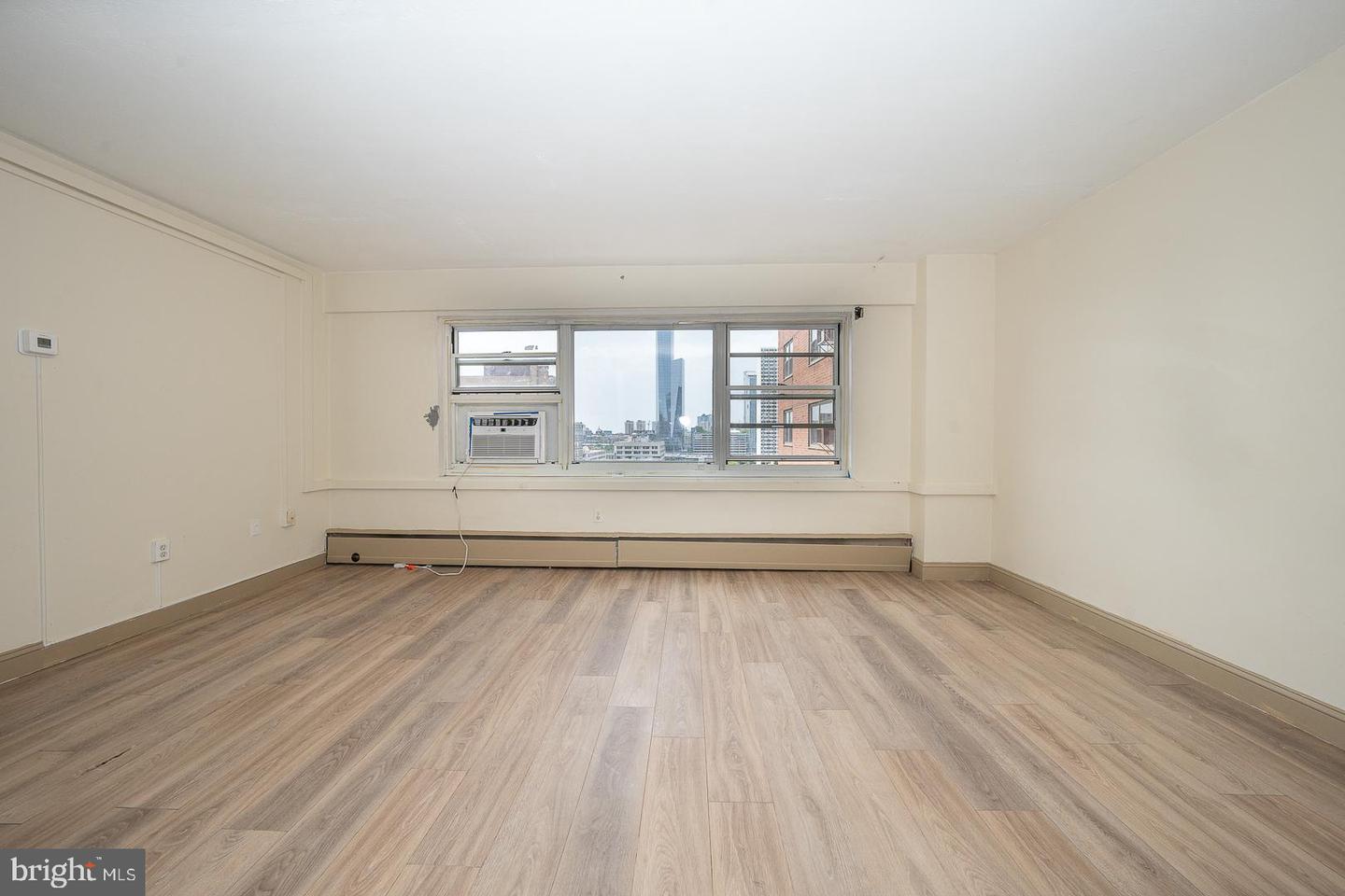 118 S 21st St #1022