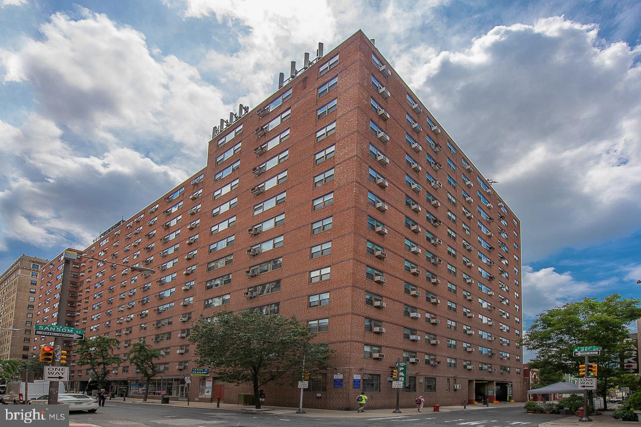 118 S 21st St #1022