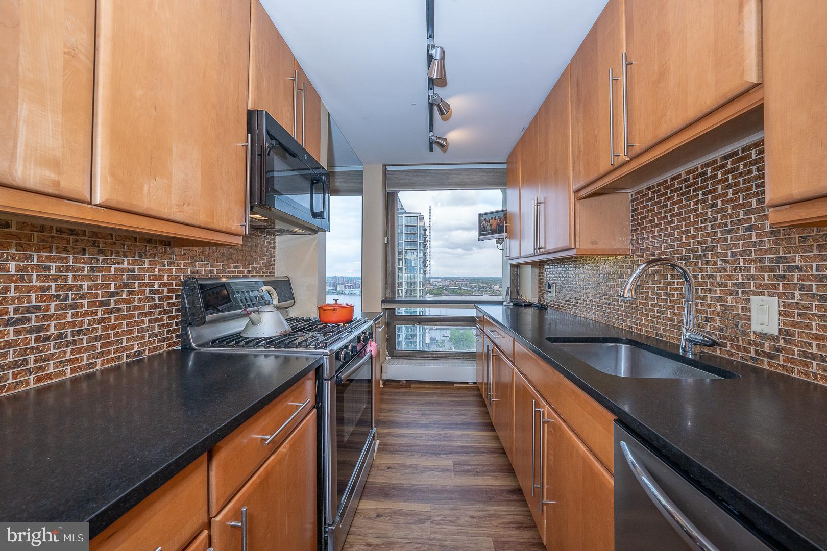 210 Locust St #26ahw