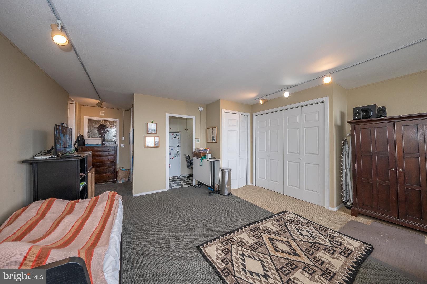 210 Locust St #26ahw