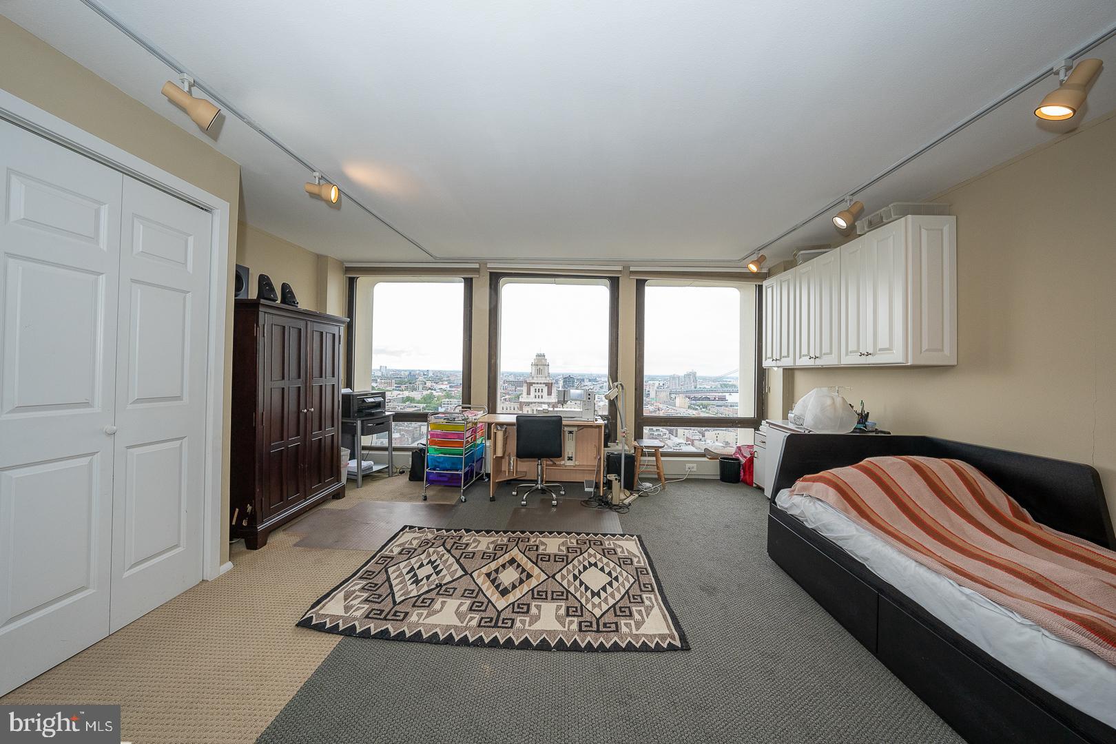 210 Locust St #26ahw