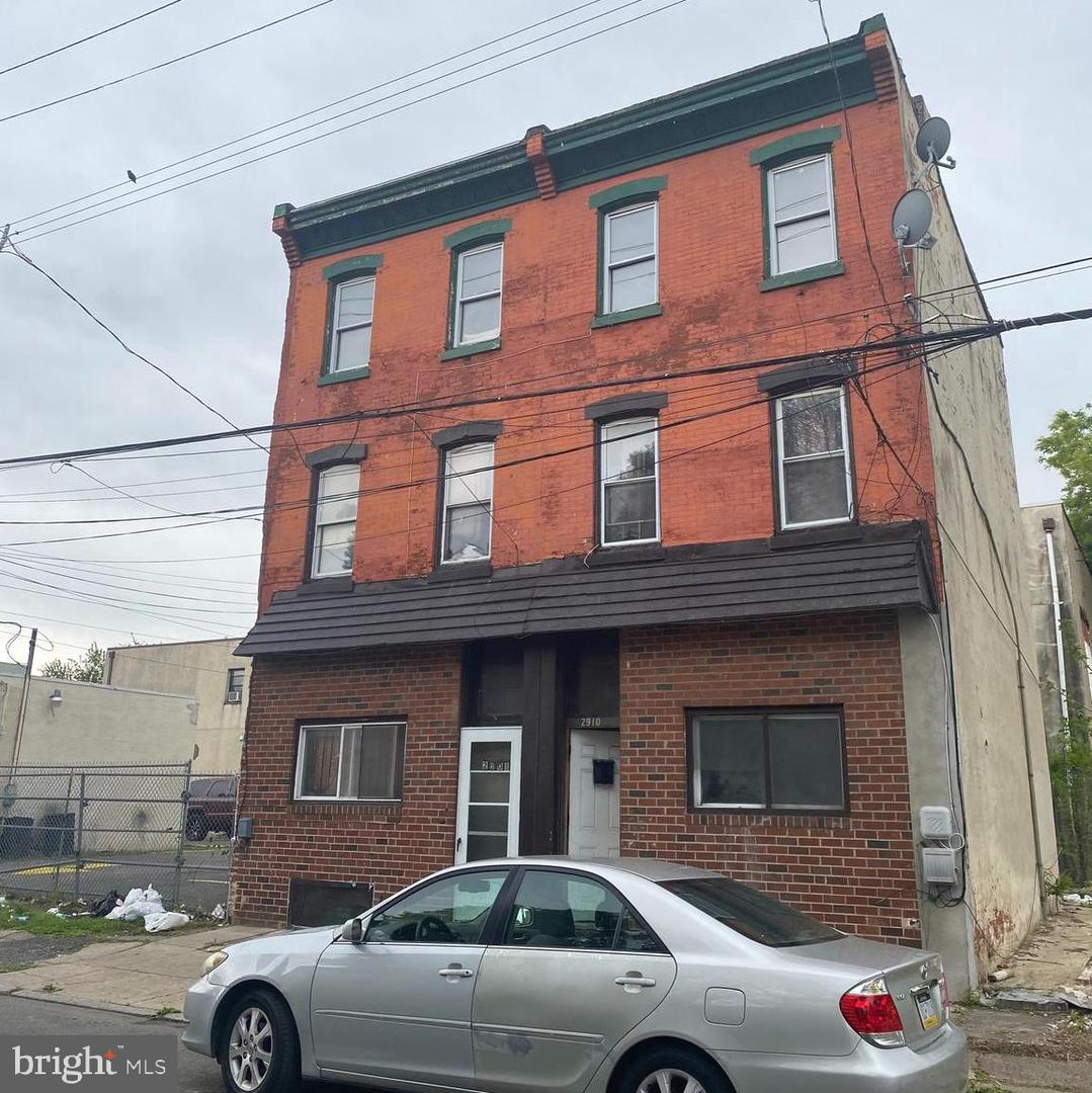 2908 W Dauphin St