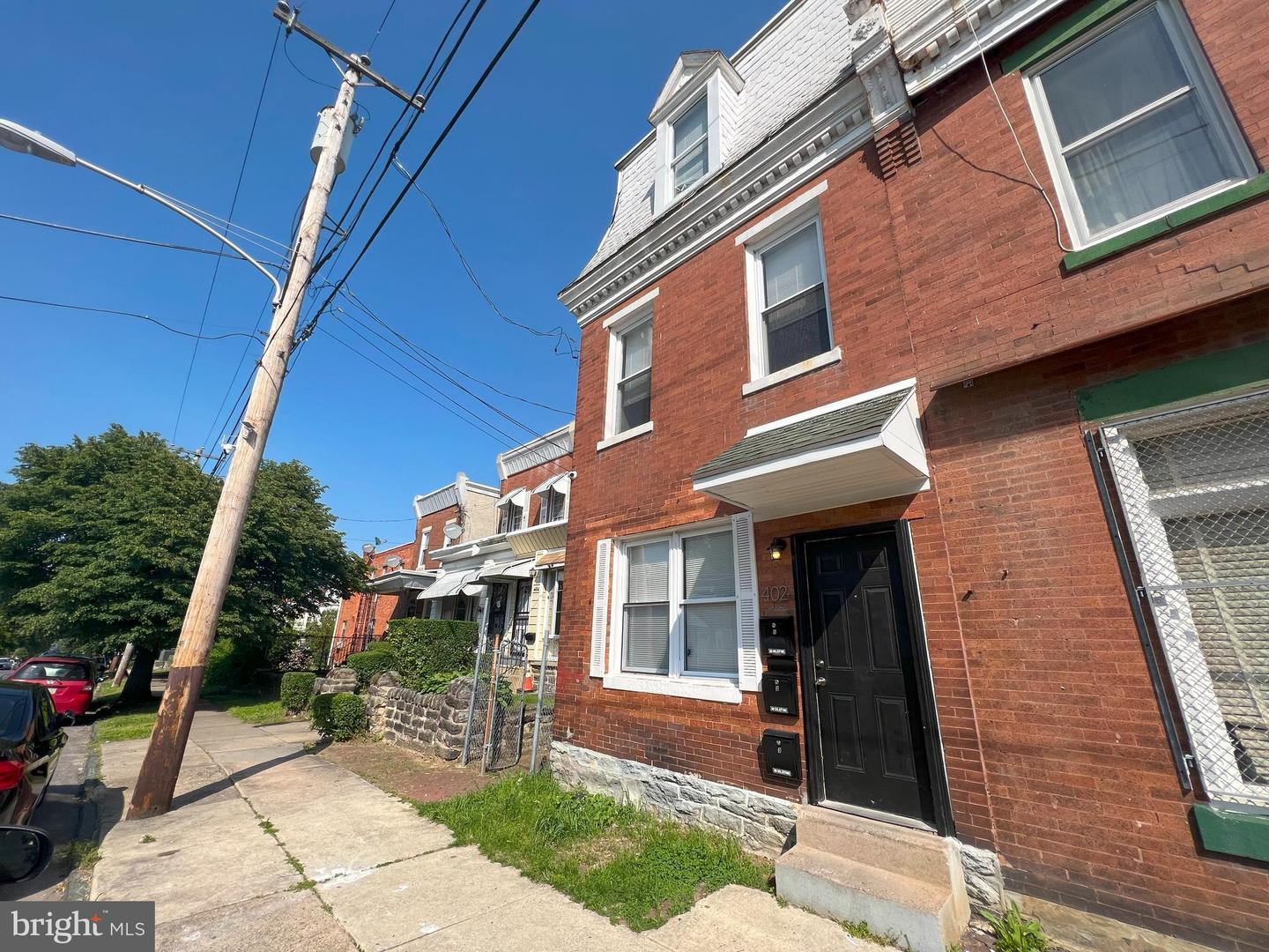 402 E Walnut Ln #2