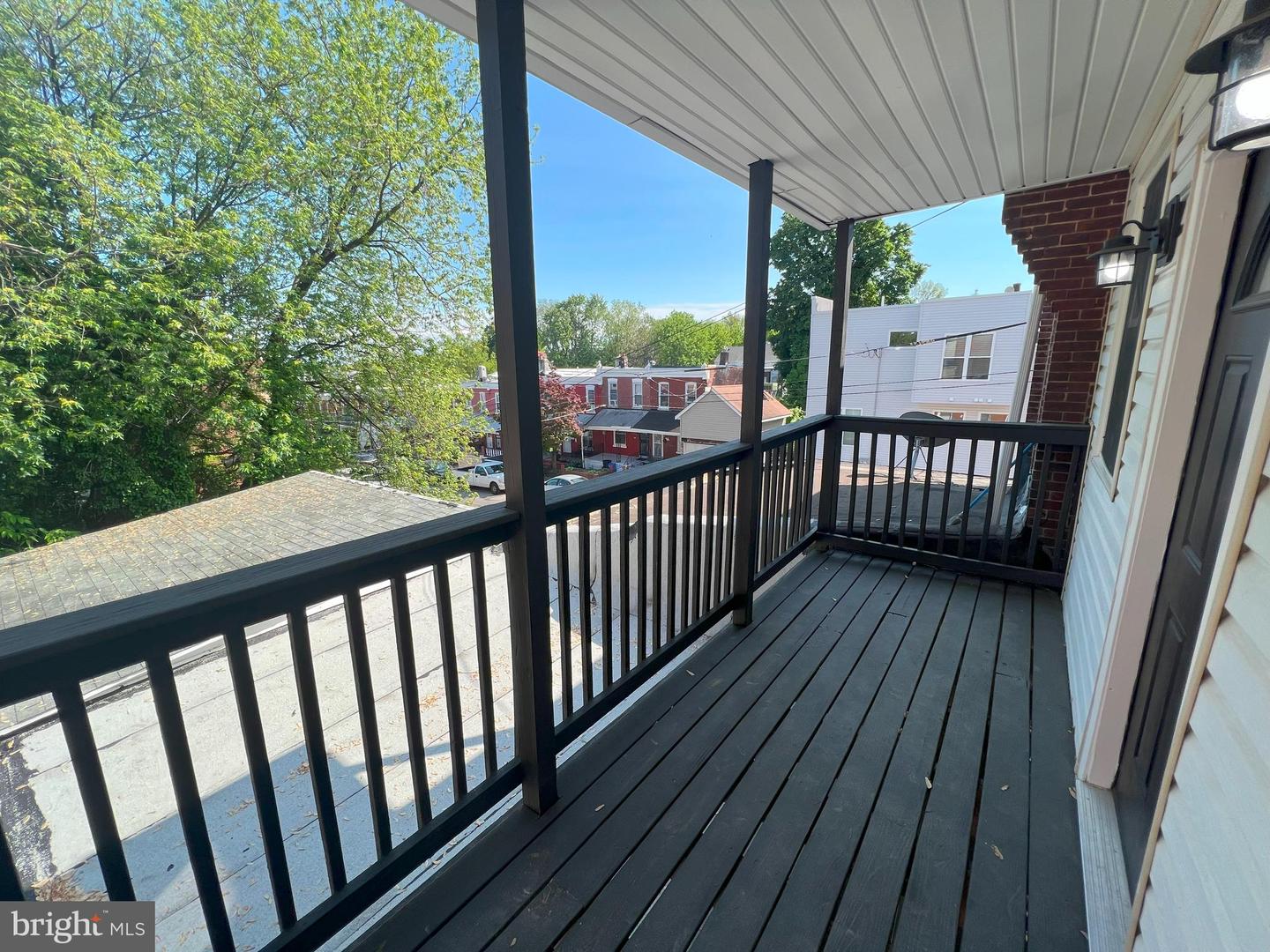 402 E Walnut Ln #2
