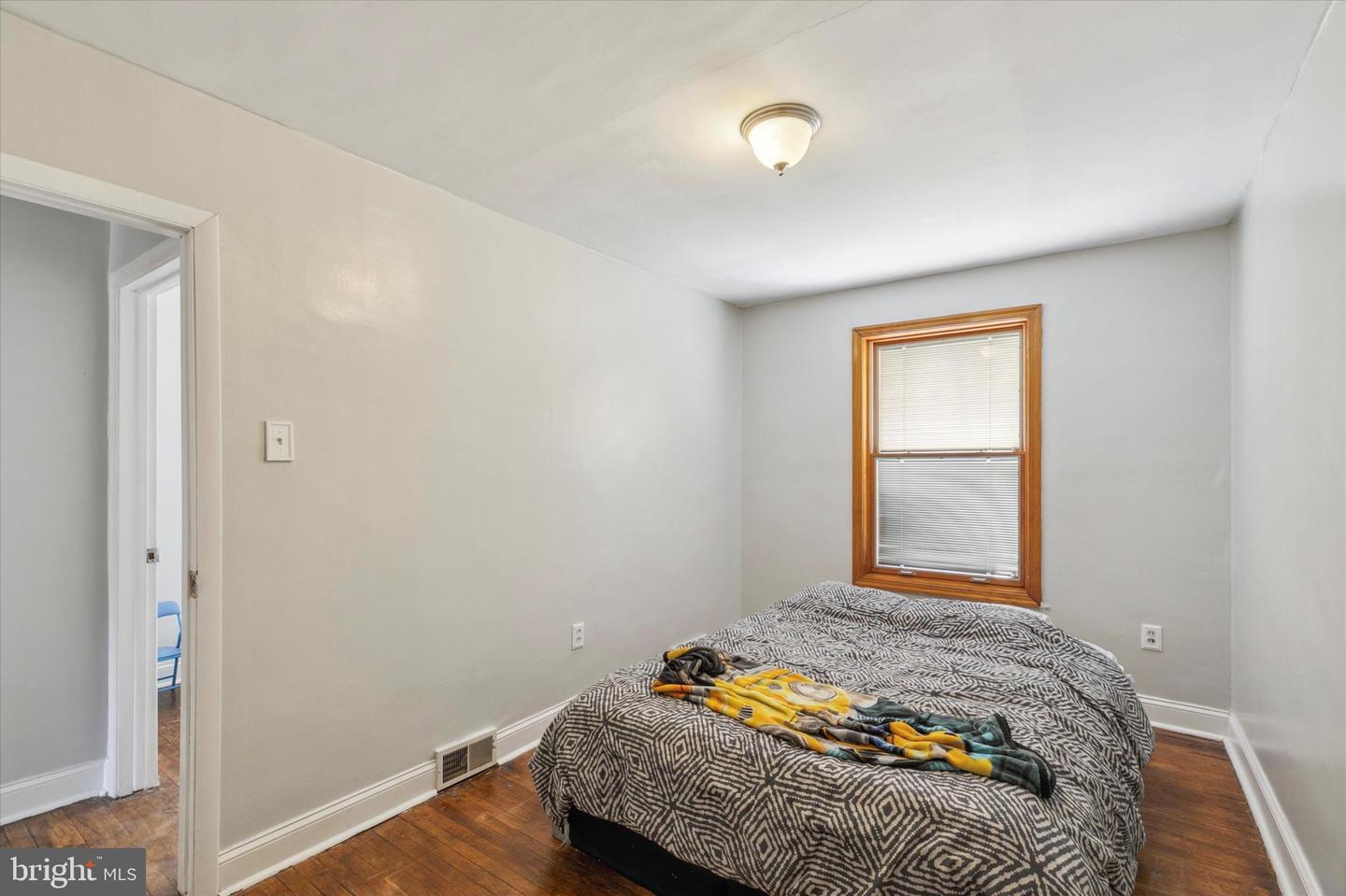 5854 Magdalena St