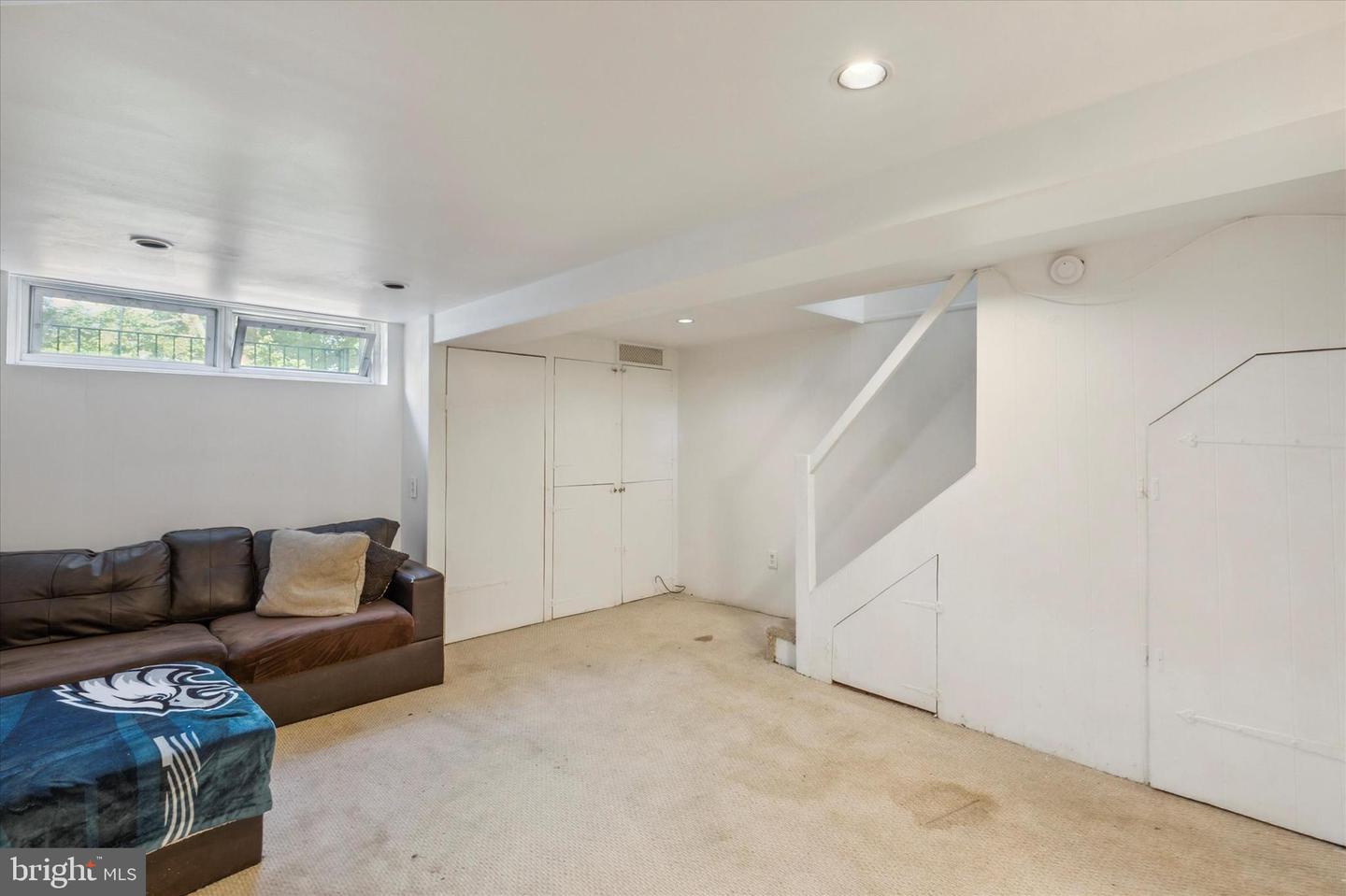 5854 Magdalena St