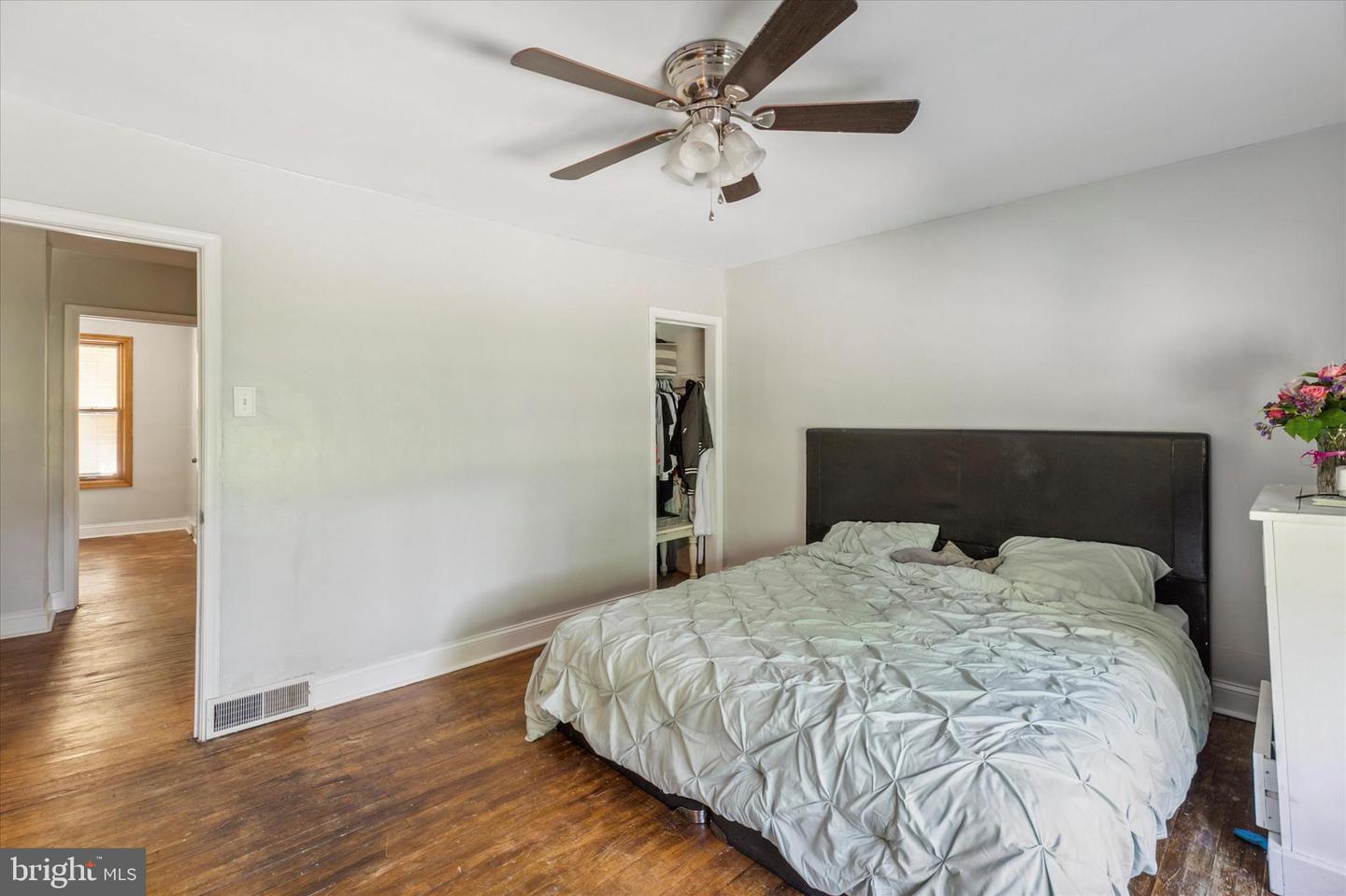 5854 Magdalena St