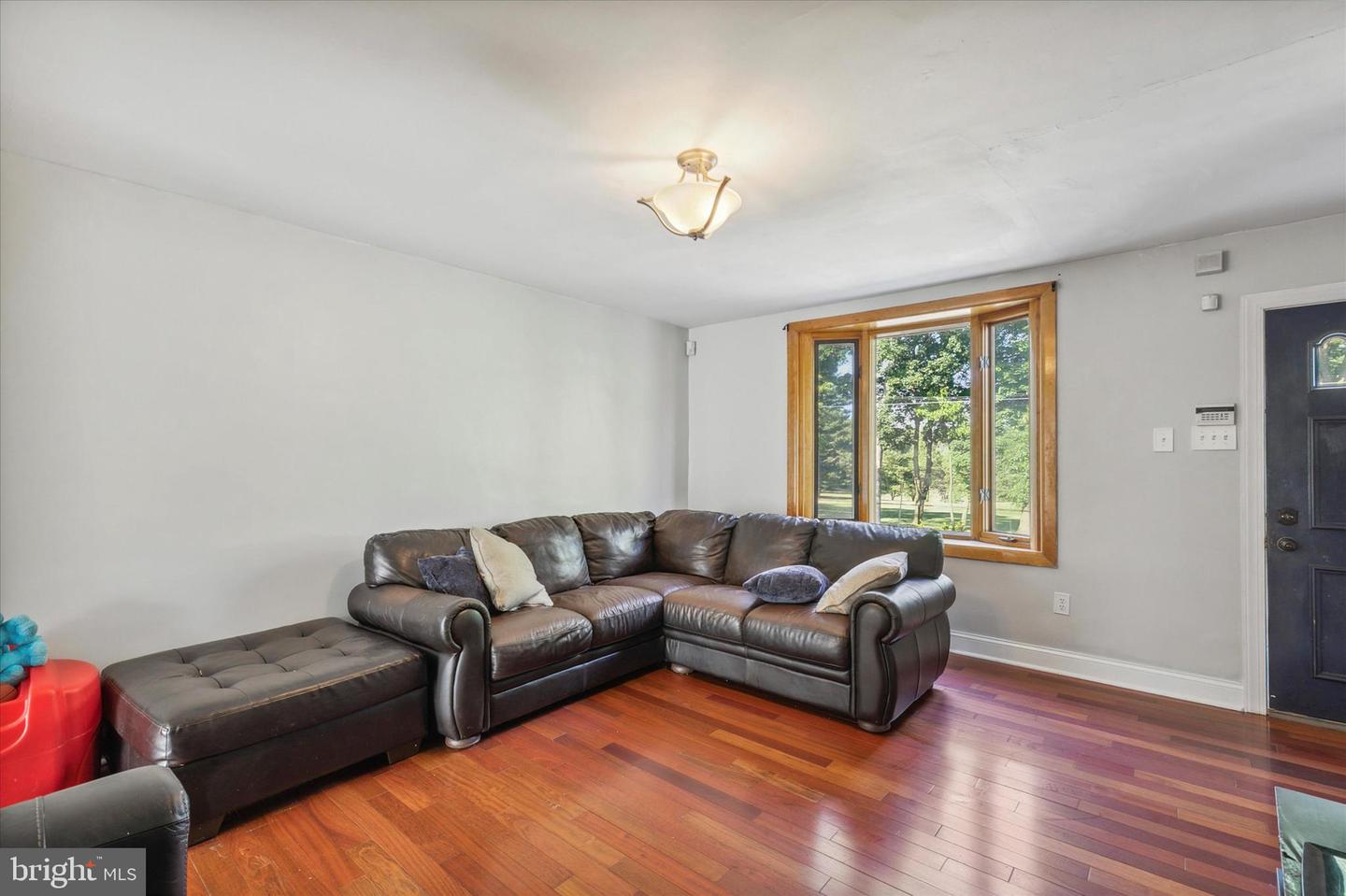 5854 Magdalena St