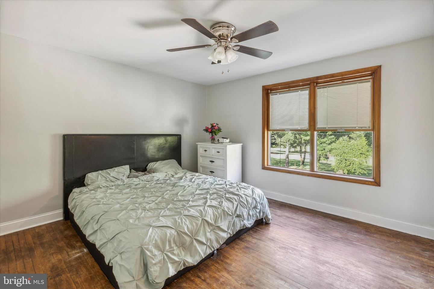 5854 Magdalena St