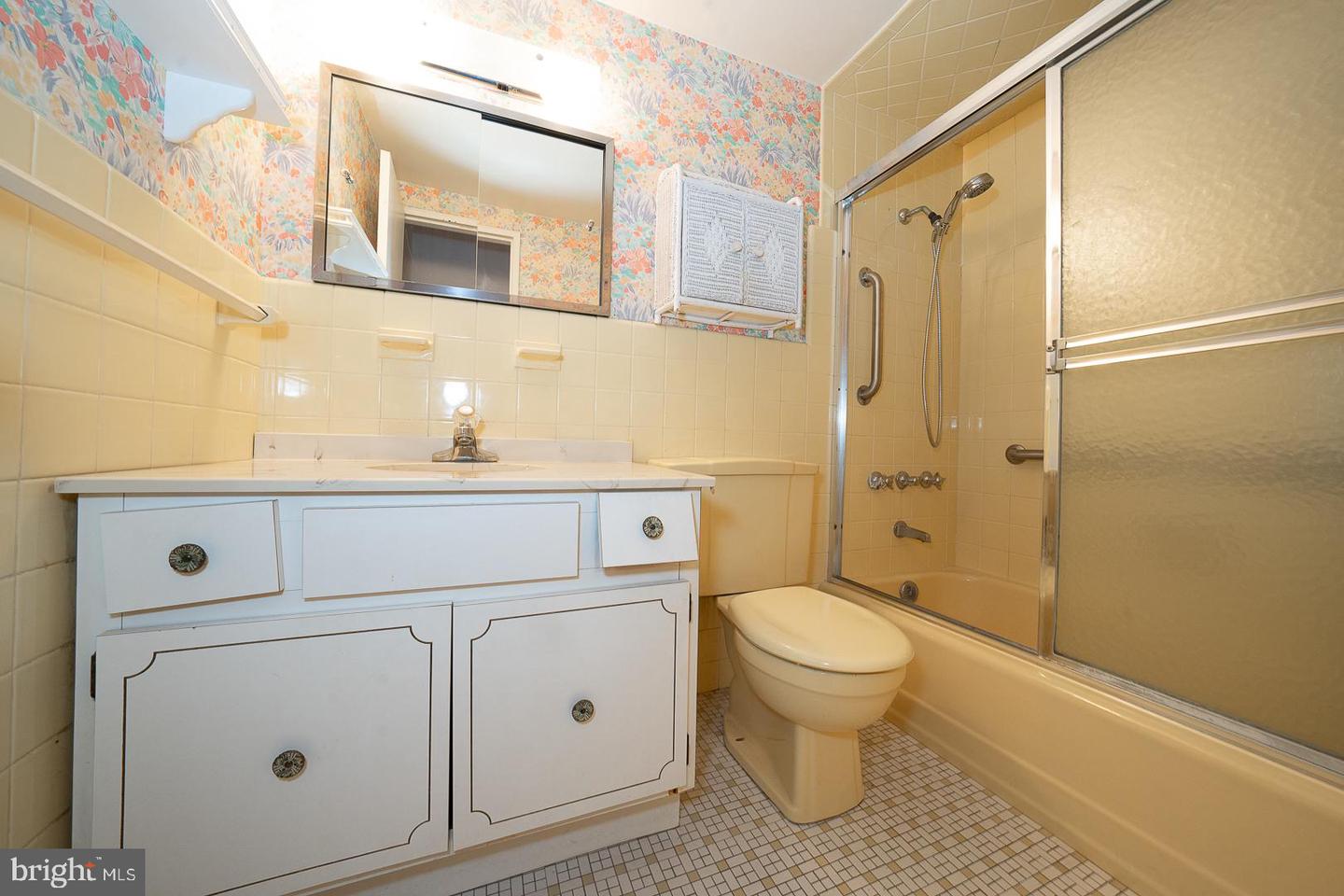 1900 John F Kennedy Blvd #1018