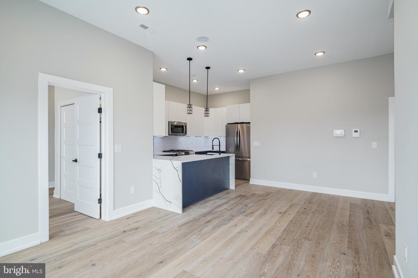 1645 Germantown Ave #4