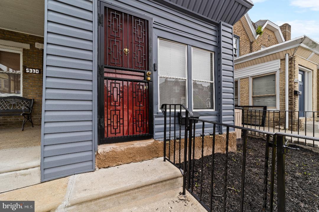 5332 W Columbia Ave
