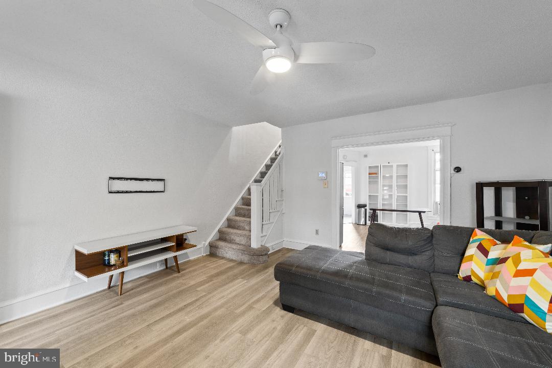 5332 W Columbia Ave