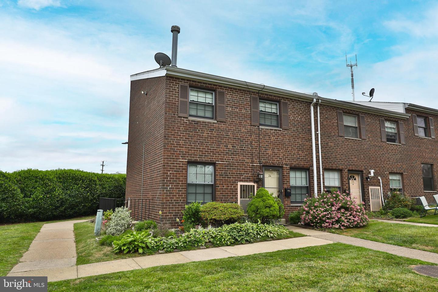 7015 Ridge Ave #24