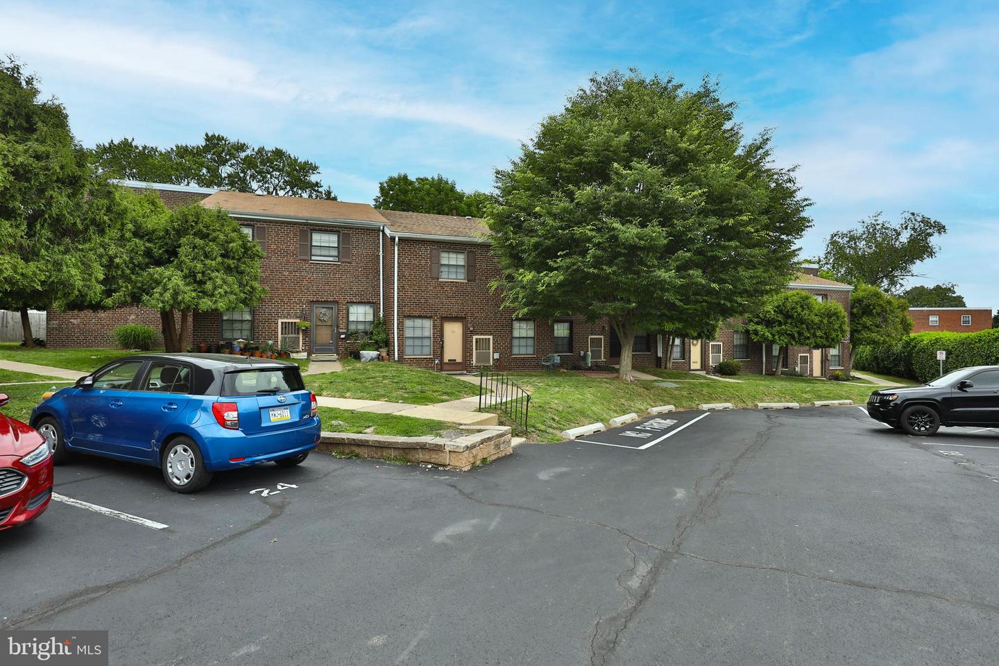 7015 Ridge Ave #24