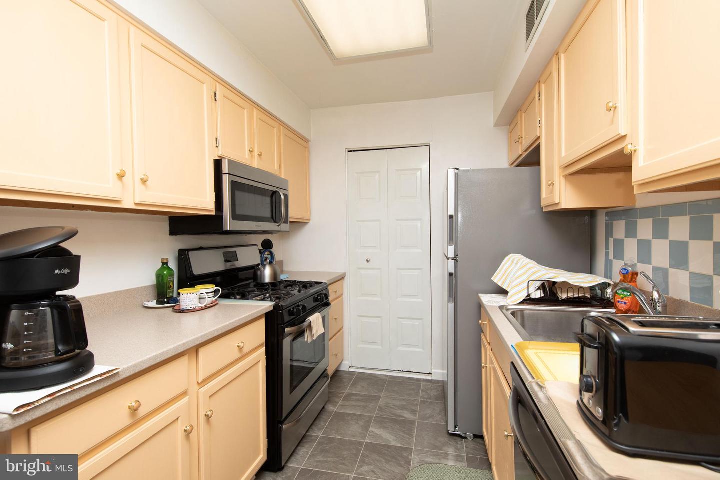 7015 Ridge Ave #24