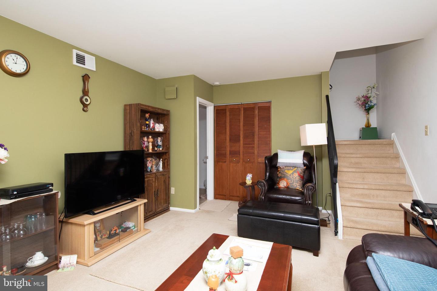 7015 Ridge Ave #24