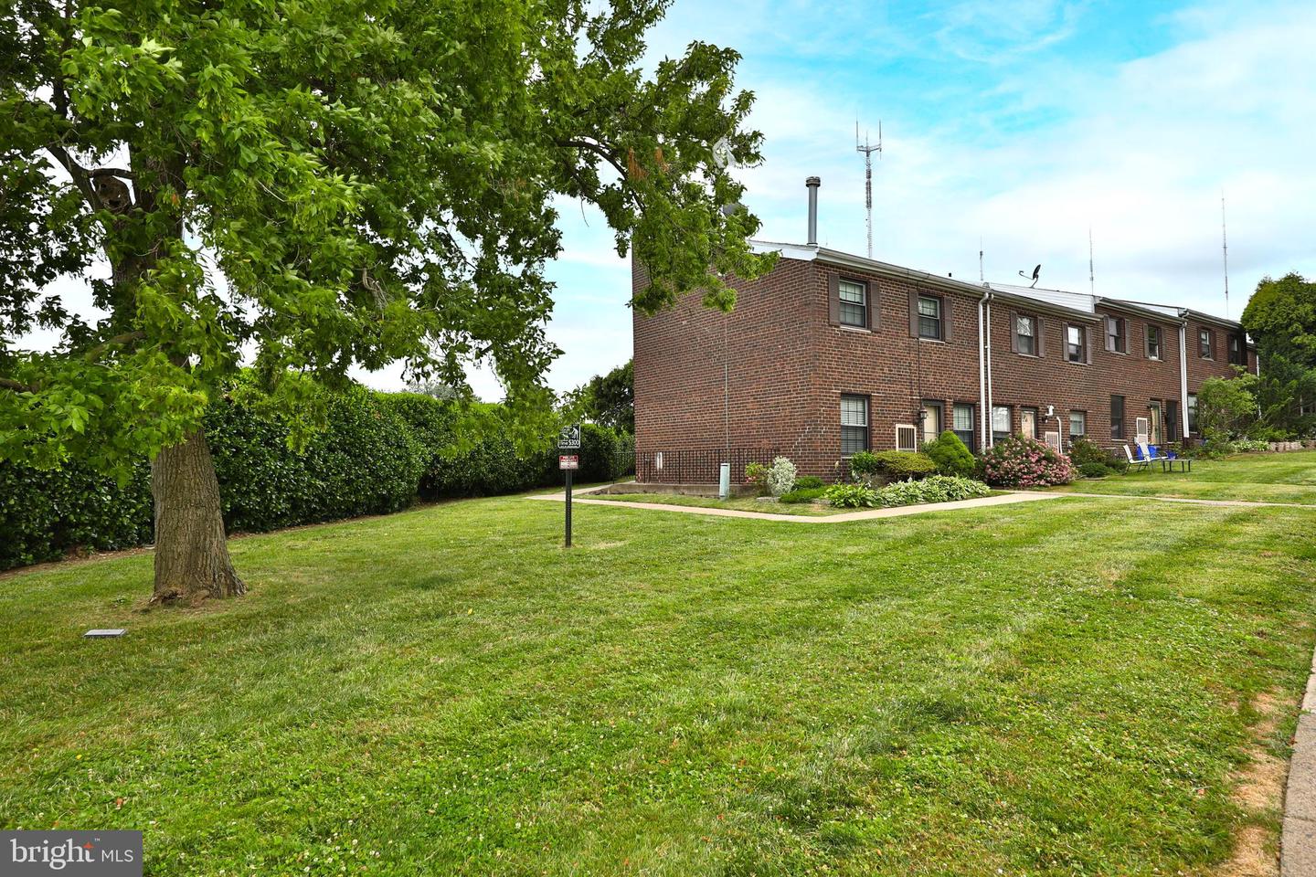 7015 Ridge Ave #24