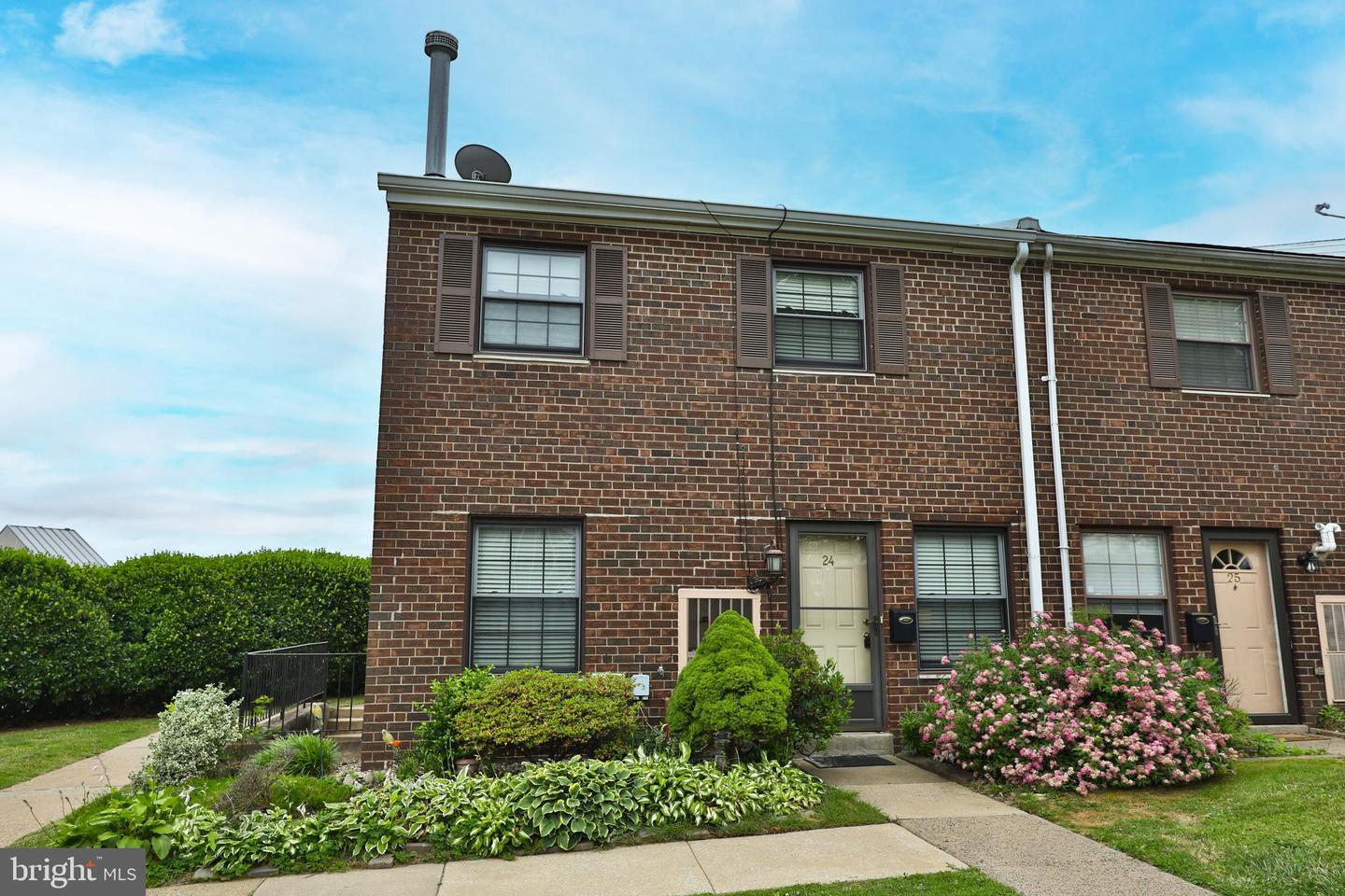 7015 Ridge Ave #24