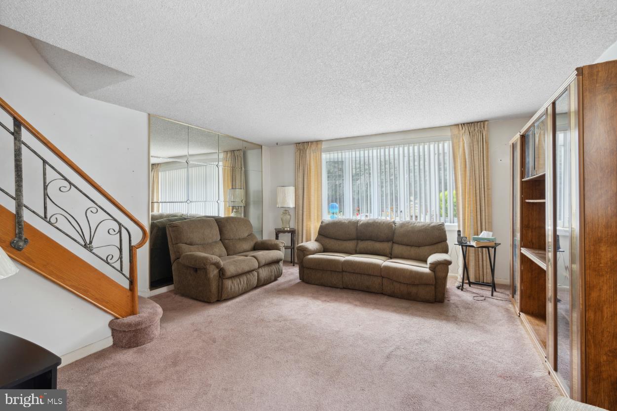1117 E Mount Pleasant Ave