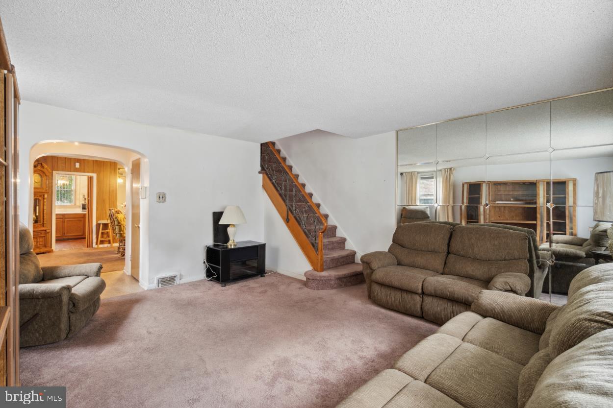 1117 E Mount Pleasant Ave